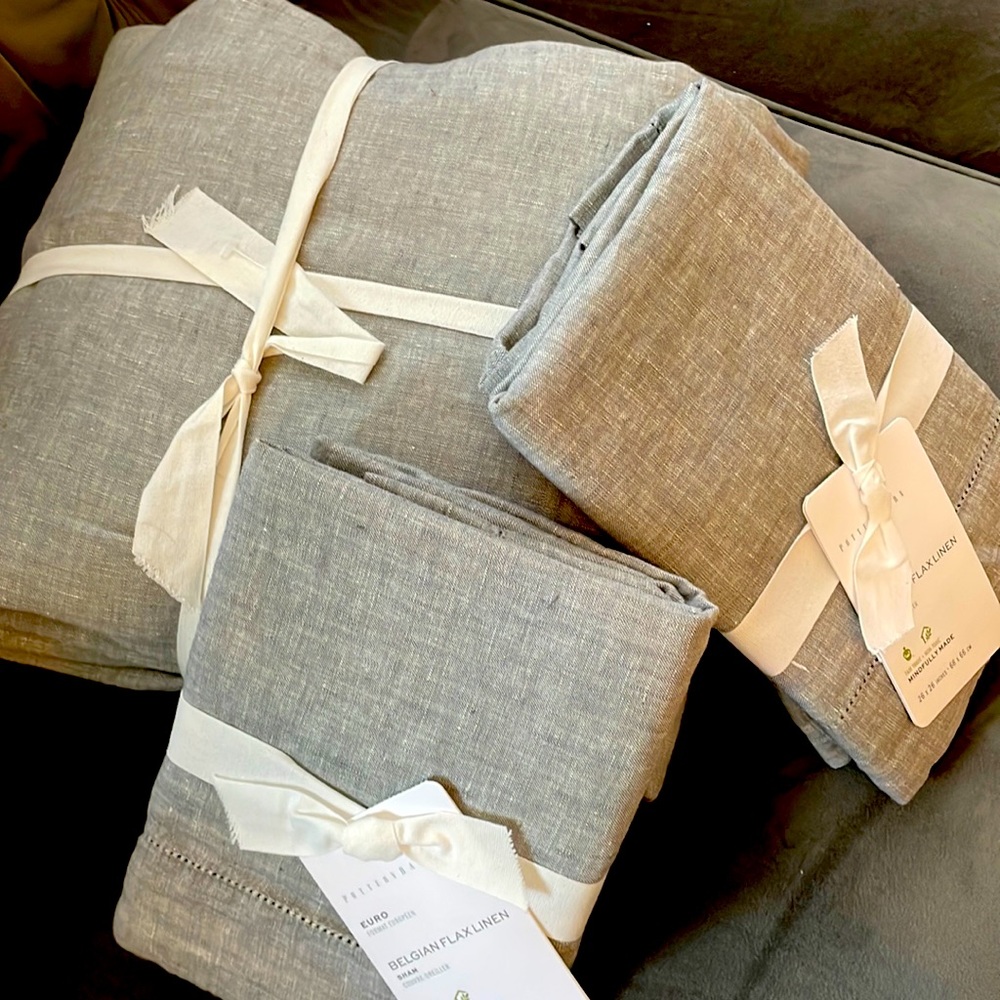 Grey, size California King, duvet cover and 2 euro shams